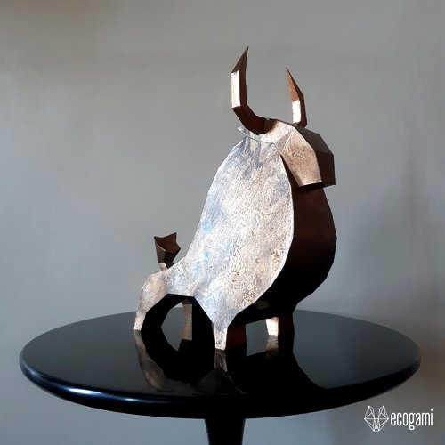 Statue de taureau à assembler en papier
