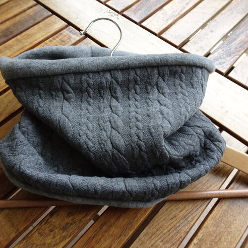 Snood gris torsade pour homme