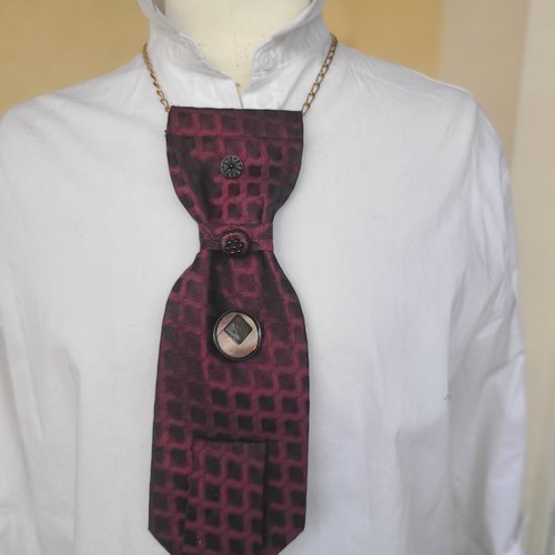 Collier cravate créateur