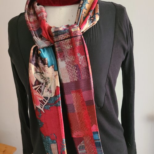 Longue écharpe rouge