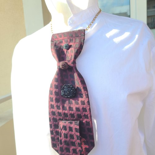 Collier cravate créateur