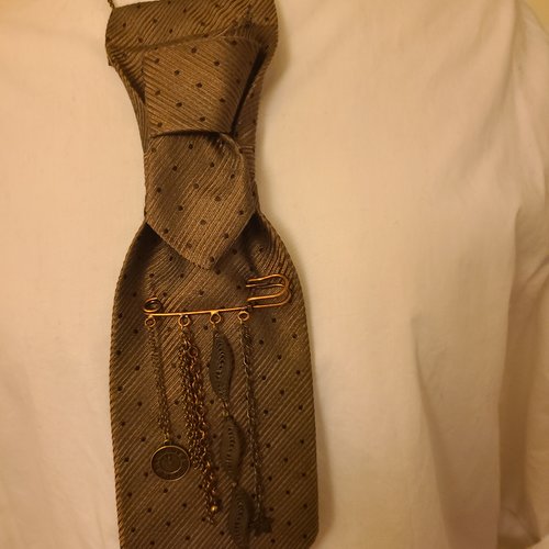 Collier cravate marron