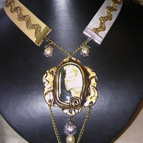 Joli collier original avec cabocon annee 50