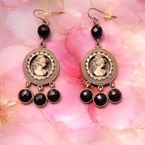 Boucles d'oreilles vintage pendantes noires et vieil or