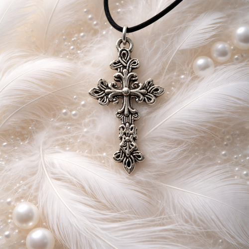 Collier souple : cordon coton enduit et pendentif croix en métal argenté