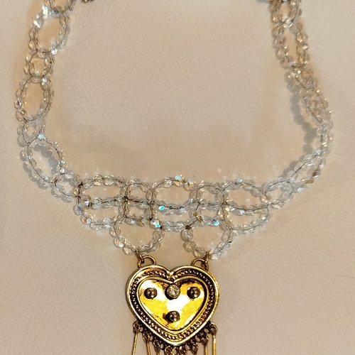 Joli ras de cou perles de verre de bohème couleur cristal
