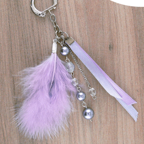 Porte-clé violet à plumes - bijou de licol ou sac