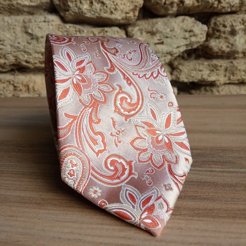 Cravate terracotta à motif cachemire en pure soie