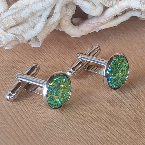 Boutons de manchettes vert avec strass. mariage, cérémonie, soirée, fête, idée cadeau