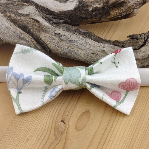 Noeud papillon à fleurs tendres en satin de coton - accessoire homme, mariage, cérémonie, fête, anniversaire, idée cadeau
