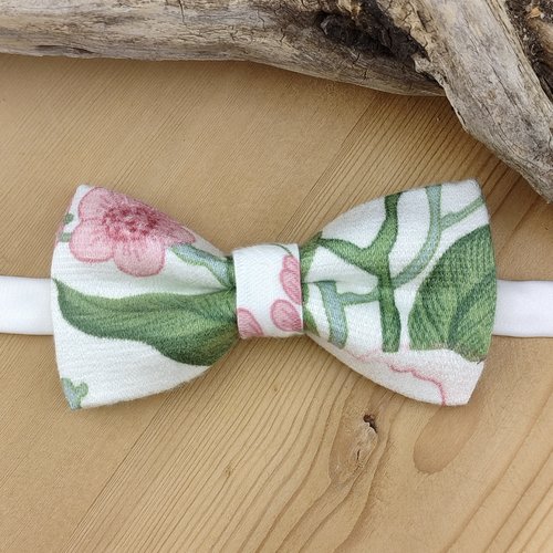 Noeud papillon enfant à fleur rose et vert en satin de coton - accessoire, mariage, cérémonie, fête, anniversaire