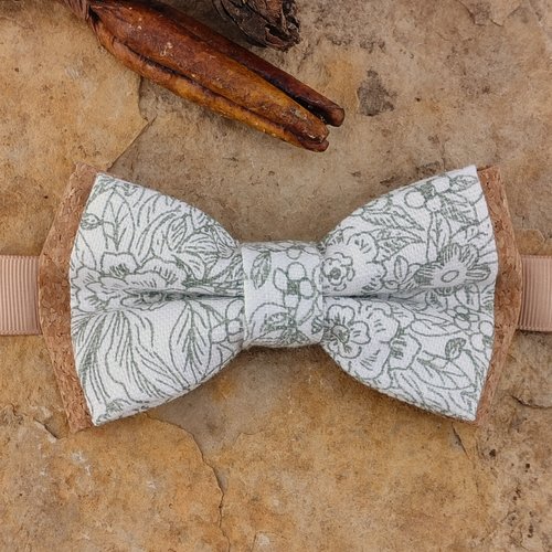 Noeud papillon homme en liège et tissu à fleurs vert sauge - adulte, enfant, bébé, boutons de manchette fleurs liberty - mariage