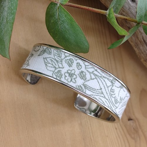 Bracelet manchette en laiton et tissu liberty sauge - jonc doré ou argenté - cadeau femme, bijou fantaisie anniversaire