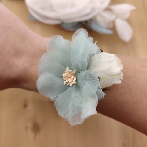 Bracelet tressé ivoire avec perles et fleurs organza - bijou mariée, accessoire cortège, demoiselle d'honneur, mariage - personnalisable