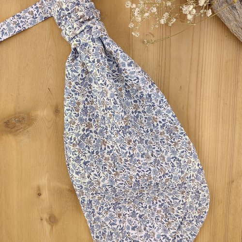 Cravate ascot lavallière liberty bleu et brun pour mariage, cérémonie - pochettes tissu / boutons de manchette assorties