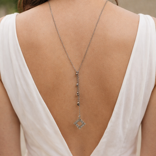 Collier de dos argenté pour robe dos nu - bijoux pendentif floral carré ciselé pour mariée - accessoire mariage minimaliste, bohèm