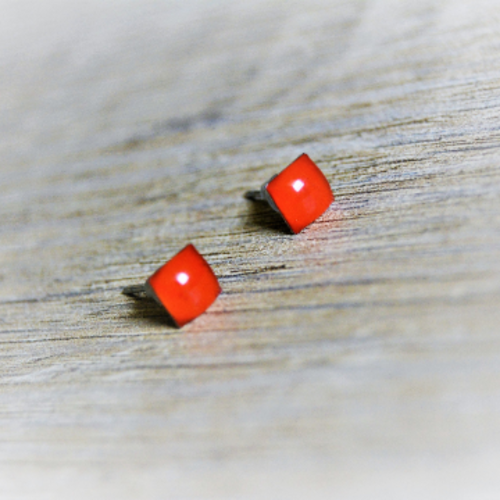 Boucles d'oreilles argent rouge onyx manchettes puces clou carré minimaliste