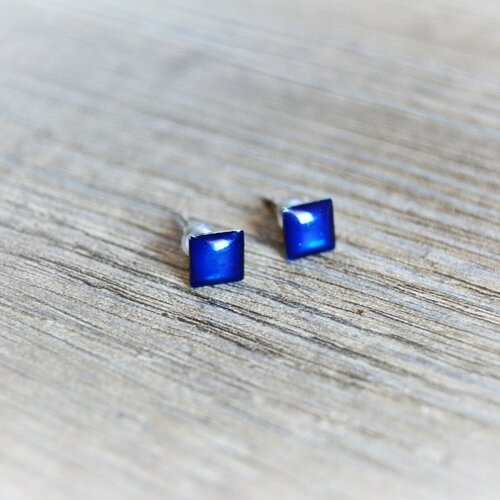 Boucles d'oreilles carré bleu roi manchettes puces minimaliste