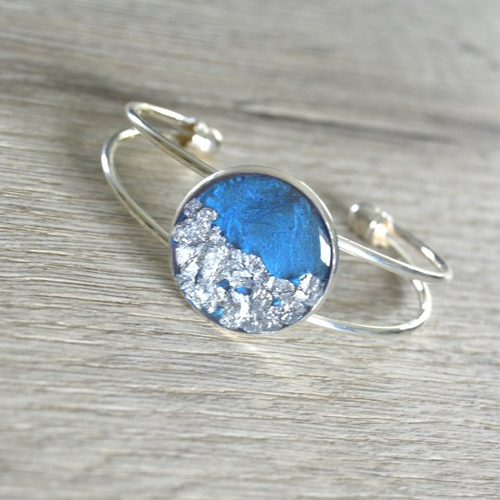 Bracelet manchette jonc bleu agate foncé feuilles d'argent