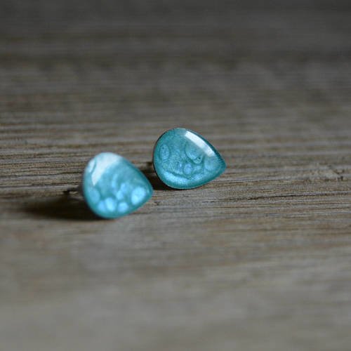 Boucles d'oreilles puces bleues turquoise argent - boucles manchette goutte bleues argent - petites boucles d'oreilles gouttes turquoises