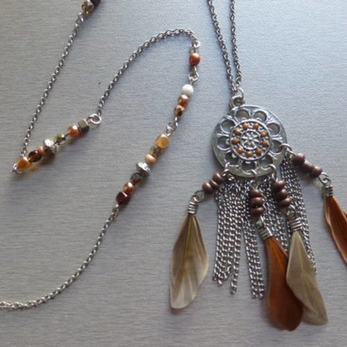 Collier pendentif attrape-rêve avec plumes et perles 