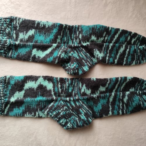 Chaussettes en laine tricotées main - taille 44/45 - coloris noir et turquoise