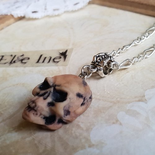 Collier skull en polymere