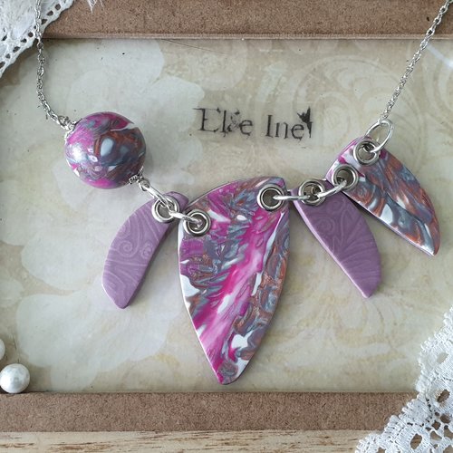Grand collier rose et mauve en polymere