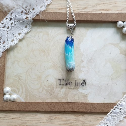 Collier pendentif eau en polymere