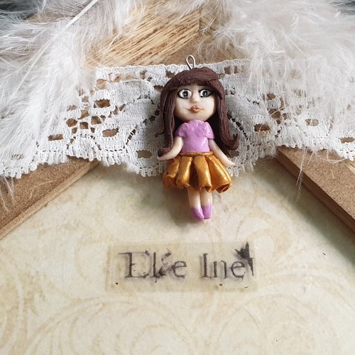 Pendentif chibi mauve en polymère