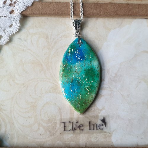 Collier pep's vert et bleu en polymère