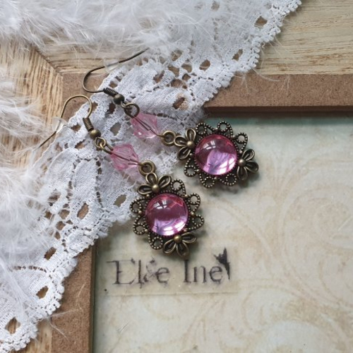Boucles d'oreille cabochon rose et bronze