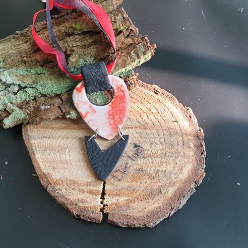 Collier mon étoile rouge en polymère