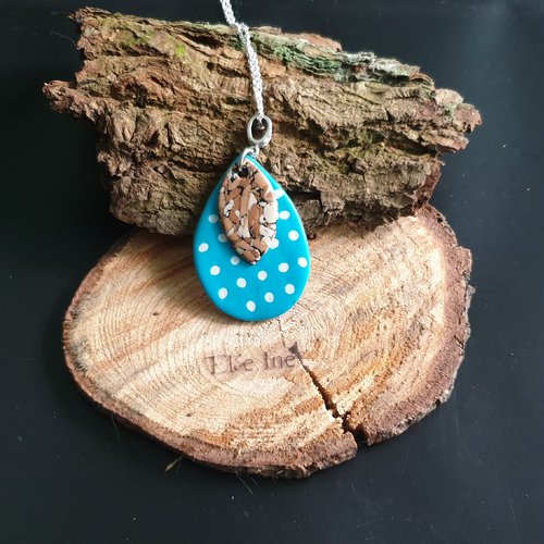 Collier effet liège, bleu à petit poids en polymère