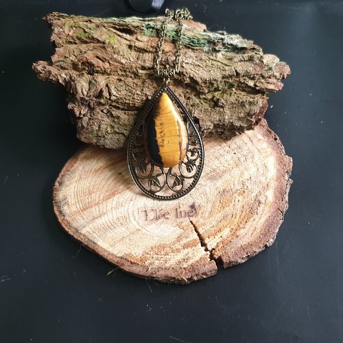 Collier pierre œil de tigre en polymère sur estampe bronze