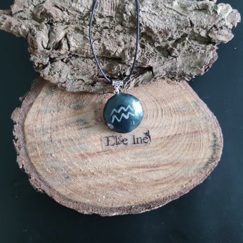Collier signe astro verseau et sa constellation en polymère
