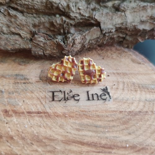 Boucles d'oreilles puces gaufre cœur au chocolat en polymère