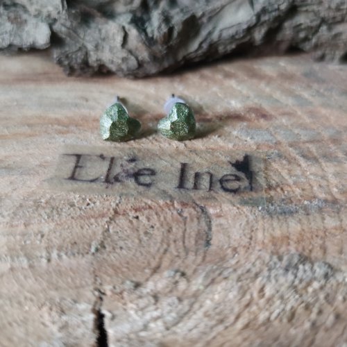 Boucles d'oreille puce en résine, diamant coeur or