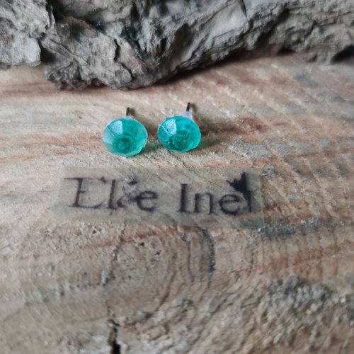 Boucles d'oreille puce en résine, diamant rond vert d'eau