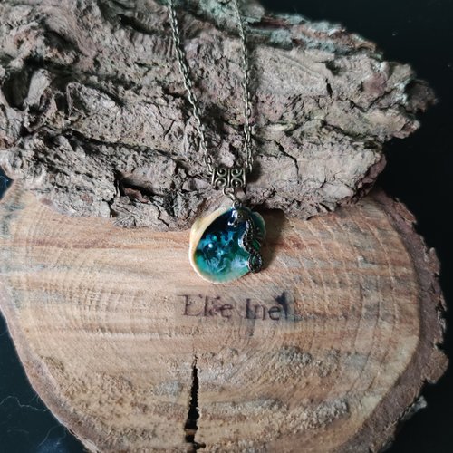 Collier ras de cou en résine, coquillage mer et hippocampe