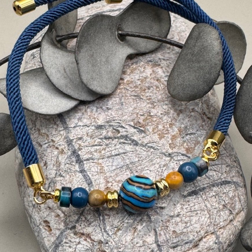 Bracelet réglable cordon torsadé & perles