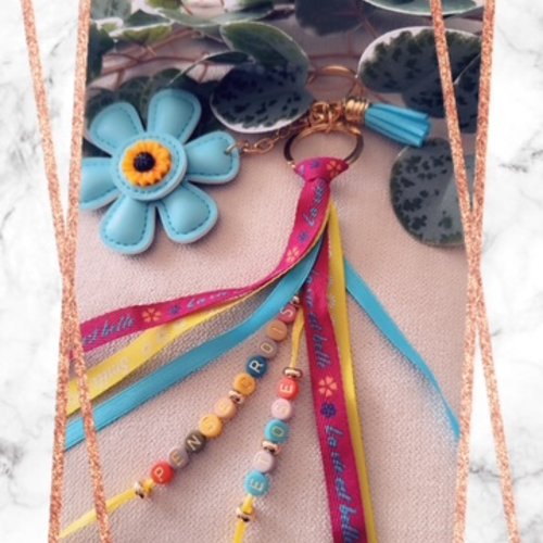 Porte clés / bijou de sac message "pense, crois et ose"