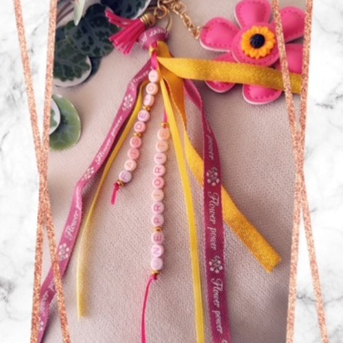 Porte clés / bijou de sac message "fais de toi une priorité"