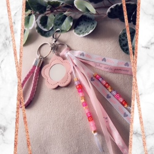 Porte clés / bijou de sac message "tata d'amour, tata cool"