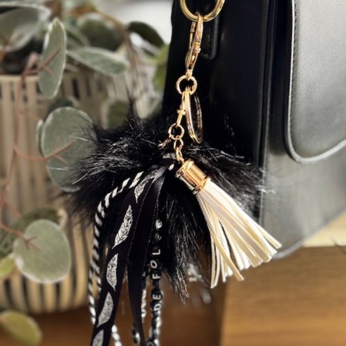 Porte clés / bijou de sac message "dose de folie quotidienne"