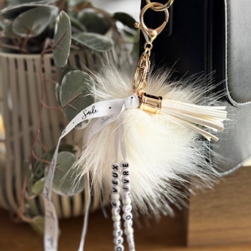 Porte clés / bijou de sac message "laissez moi vivre comme je veux"