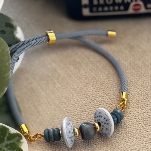 Bracelet réglable cordon torsadé & perles