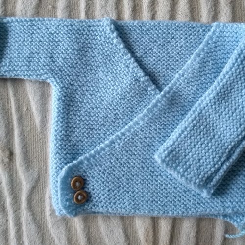 Brassière bébé tricoté à la main en laine acrylique - Laines-divine