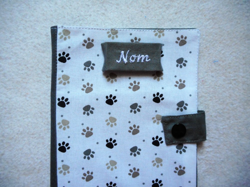 Housse de carnet de santé/passeport pour animaux de compagnie chien chat  nac rongeur empreintes de pattes rouge blanc gris nom bro - Un grand marché