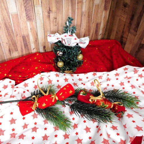 3 bonbons de noël, décoration de noël en tissu, trio rouge doré et gris, gnome cadeau etoile